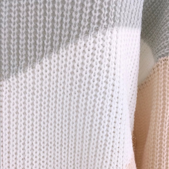 GRACEY’S // Color Block Oversized Pullover Sweater - Picture 6 of 8